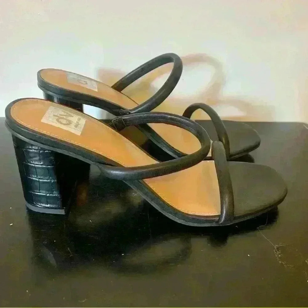 Dolce Vita Black Halsty Sandals Size 9.5